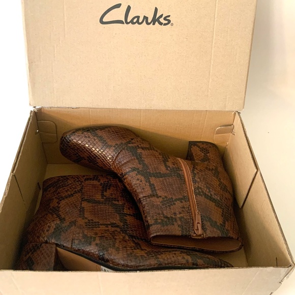 Clarks Sheer Flora 2 Ankle Boots Dark Tan Brown Snake print leather booties 6.5 - Picture 5 of 12